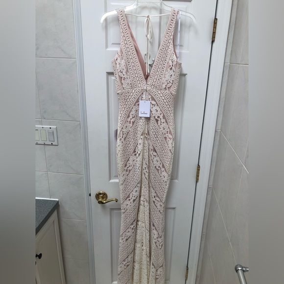 Alianna White Lace Mermaid Maxi Dress - Size M - Picture 5 of 8